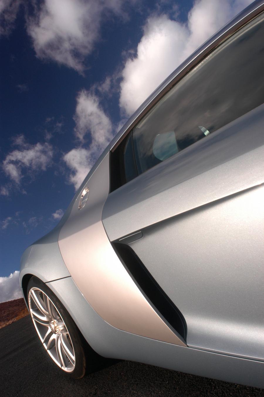 Детали экстерьера Audi R8 Le Mans Quattro Concept 2003 года  (фото 11 из 42)